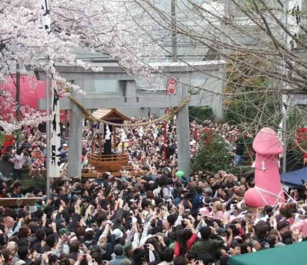 4月1日本日、2日の明日と、金山神社で『かなまら祭』が開催します！！（川崎区不動産売却）